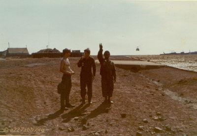 Mueler, Hutch & Short
Steve Lachiondo Photo

Flight line at Holloway
From left, Mueler, Hutch, Short

