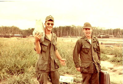 "Going Home" (Unknowns)
David Priest Photo

Lai Khe 1969
Can anyone help with first names or home towns?
Please send that information to the web site or contact David Priest or Joe Leonard by email.

