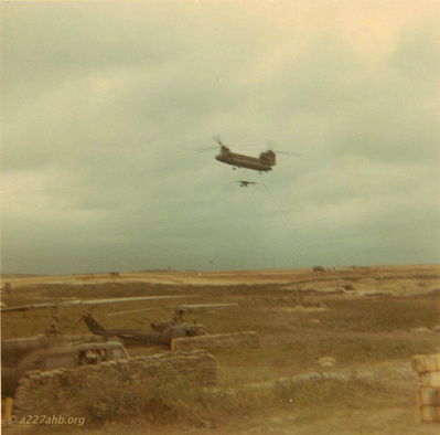 Chinook slinging 105 Howitzer
Rickey McKay photo

