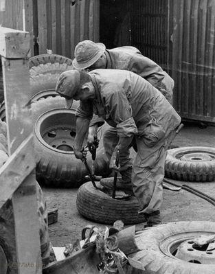 Locals Repair Crew
Mickey Barry Photo
Pleiku
