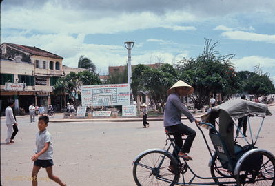 Street scene in Phan Thiet
Bob Kelly Photo
